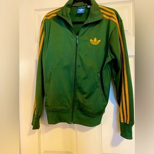 Men’s collared Adidas zip up.